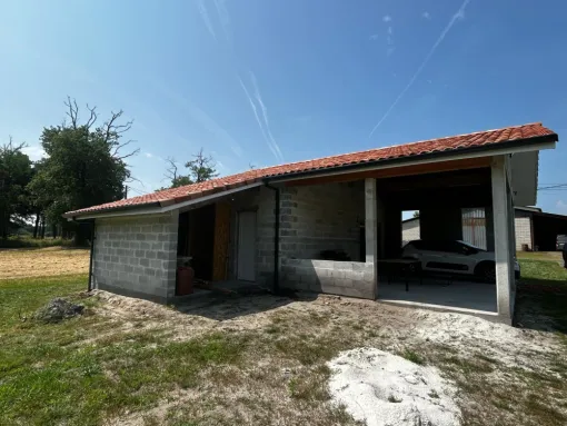 Pose de gouttière aluminium sur maison neuve , Capbreton, MSG