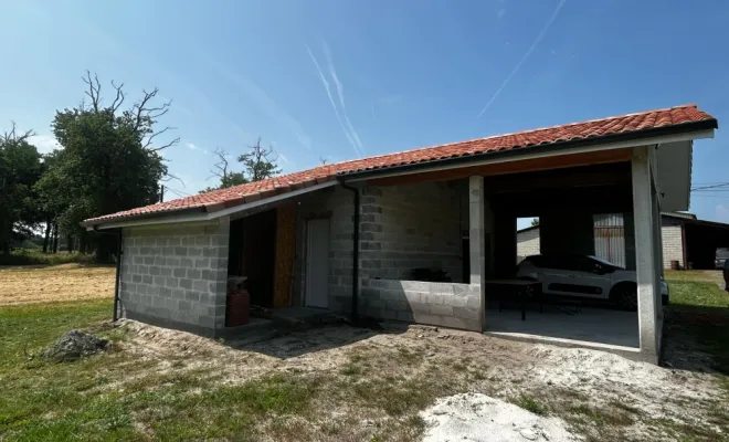 Pose de gouttière aluminium sur maison neuve , Capbreton, MSG