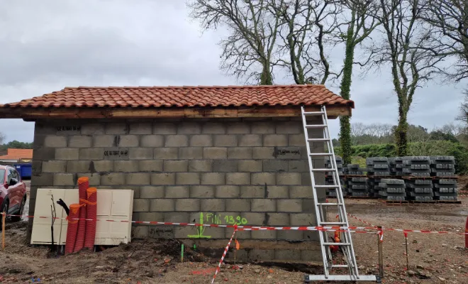 Gouttière sur un local à de roues, Capbreton, MSG